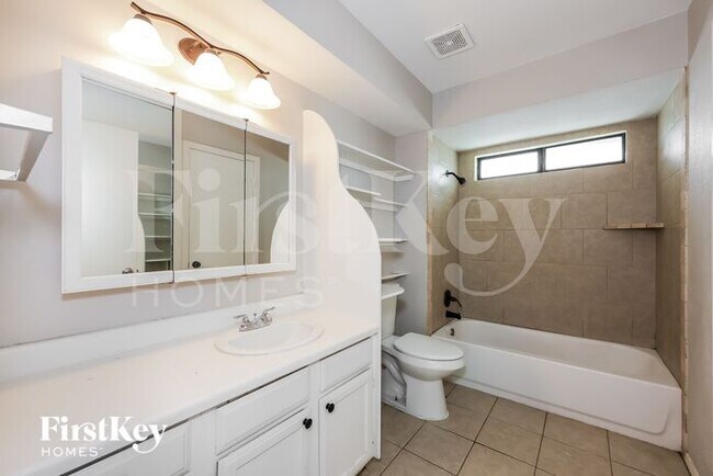 Foto del edificio - 213 Ripplewood Dr
