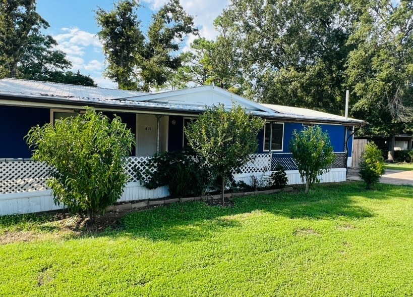 Primary Photo - 491 E Sherwood Dr