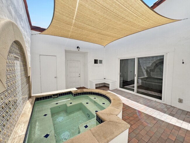 Building Photo - 1334 Miraflores Glen