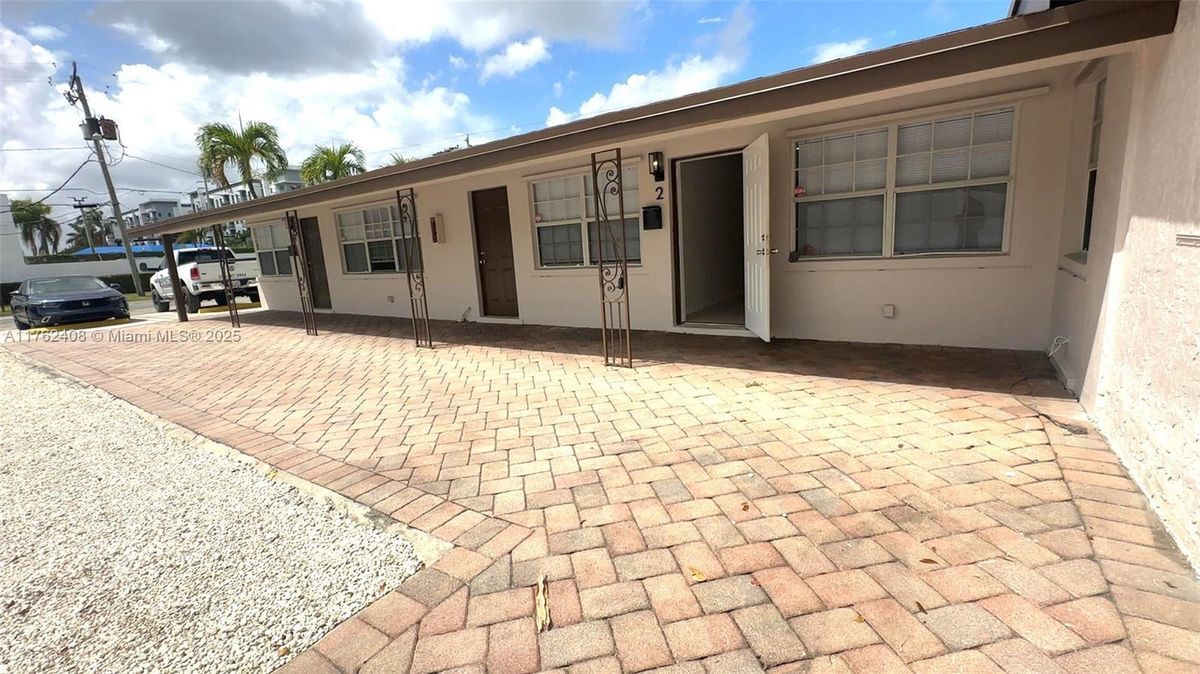 Foto principal - 432 NE 22nd Ave