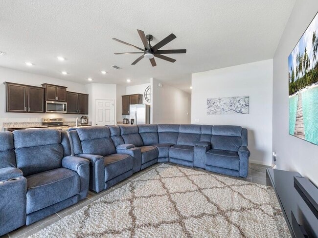 Building Photo - 12341 Arabella Dr