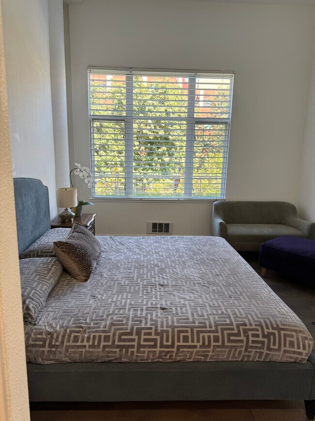 Dormitorio principal - 5855 Horton St