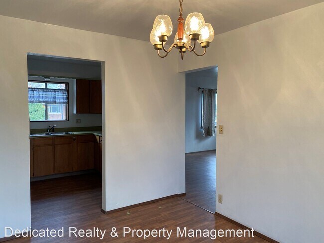 Building Photo - 2 br, 1.5 bath House - 1417 Hathaway St.