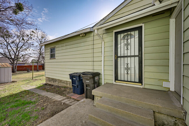 Foto del edificio - 4821 Sandage Ave