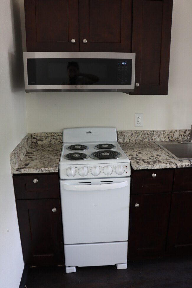 Foto del edificio - 801 Silver Creek Azle Rd