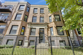 Building Photo - 3738 N Wilton Ave