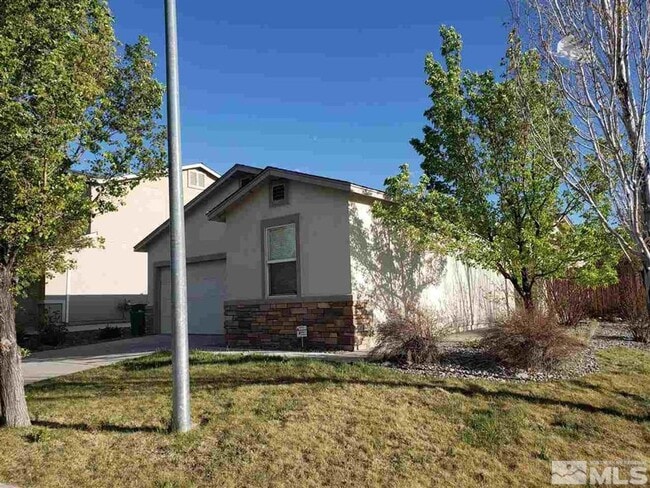 Building Photo - Three Bedroom in Stead