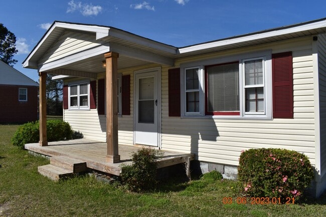 Foto del edificio - 2 Bed 1 Bathroom Single Family Home For Rent