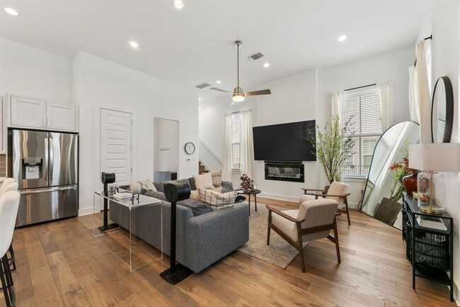 Foto del edificio - 4501 Night Owl Ln