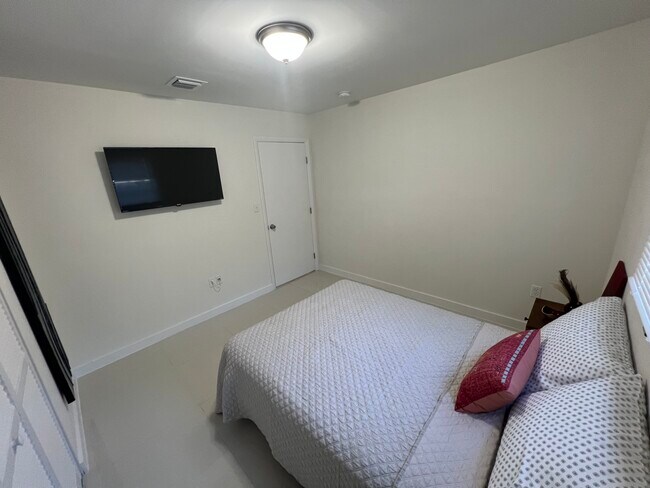 Foto del edificio - 1132 NW 38th St