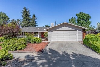 Building Photo - 1219 Elderberry Dr