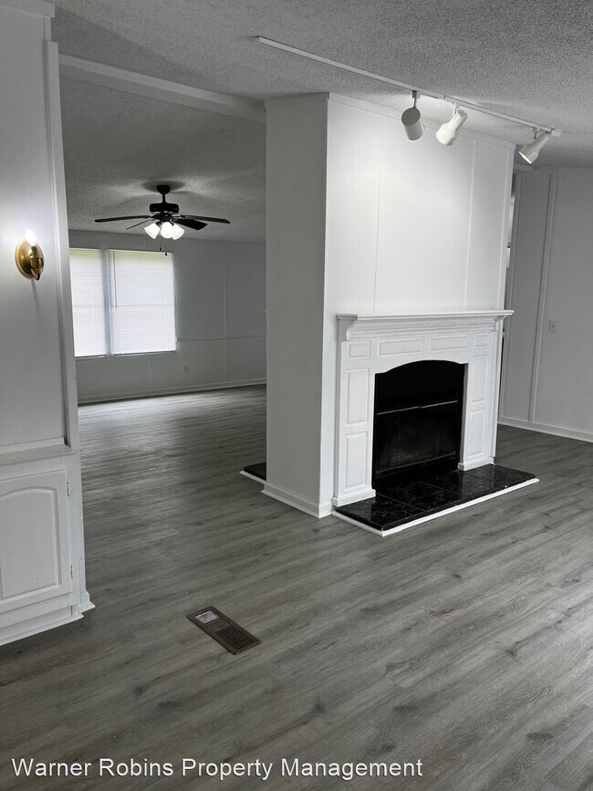 Building Photo - 4 br, 2 bath House - Richmond Hill Pkwy 600