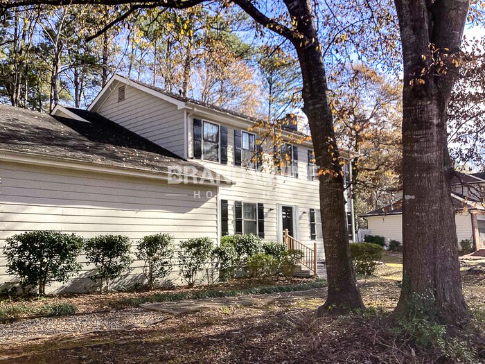 Primary Photo - 1.5 mos. FREE RENT....Fenced Yard!!!