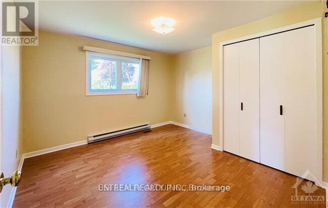 Building Photo - 127 Centenaire St