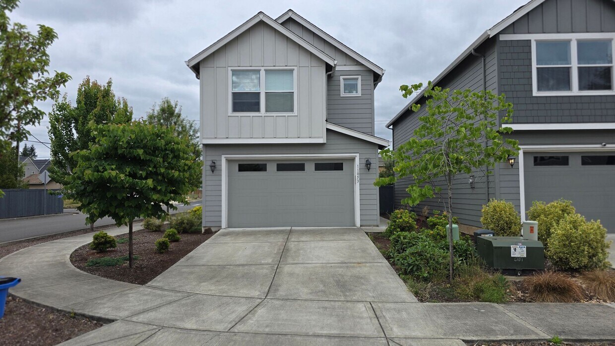 Primary Photo - Amazing 3 bedroom home