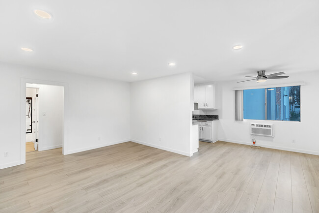 Building Photo - 10930 Palms Blvd