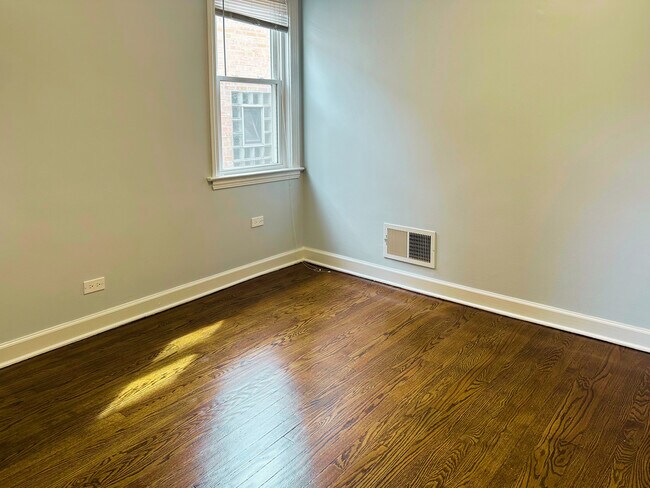 Foto del edificio - 4952 Hull St