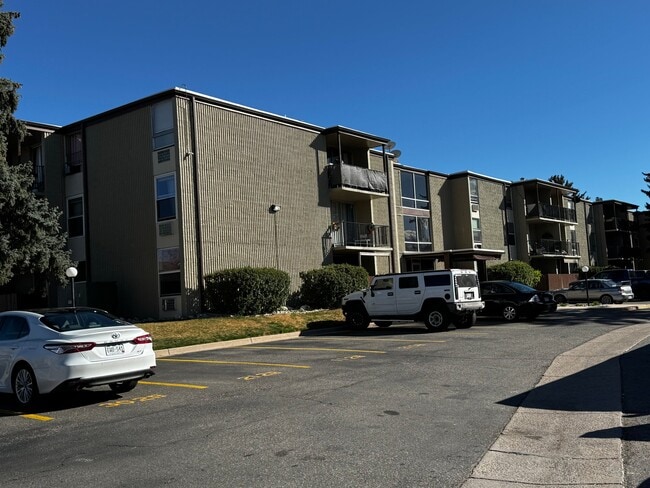 Photo - 2231 S Vaughn Way (Aurora, CO) Apartment