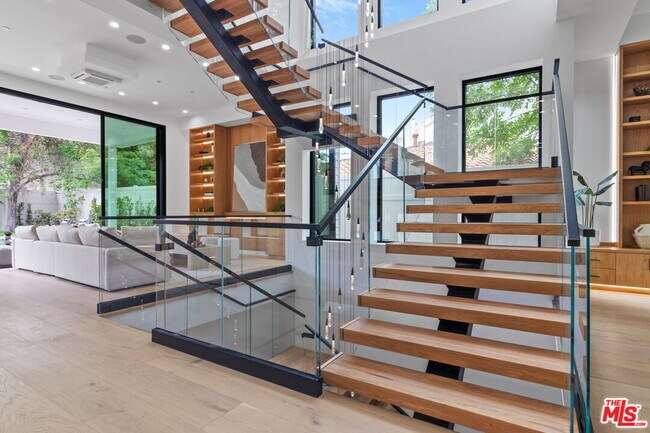 Foto del edificio - 4535 Haskell Ave