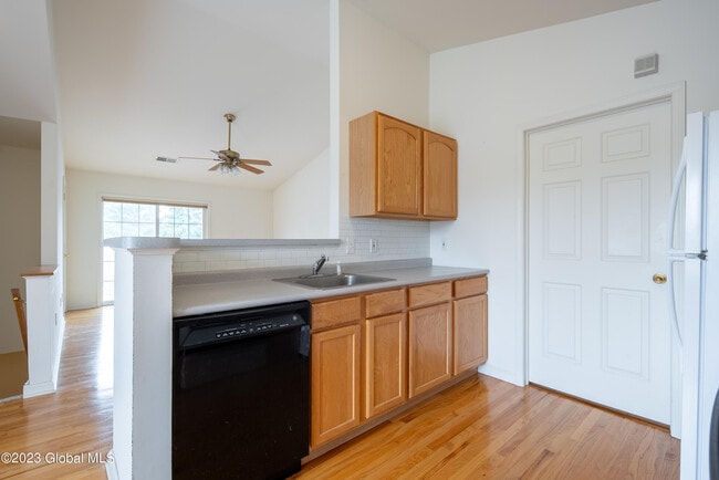 Building Photo - 108 Evergreen Pl