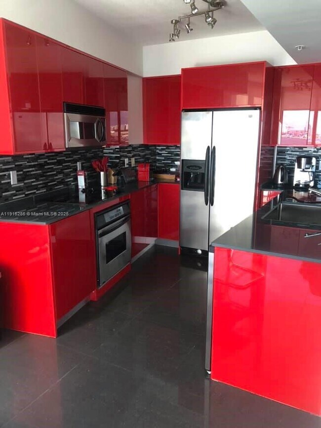 Foto del edificio - 335 S Biscayne Blvd