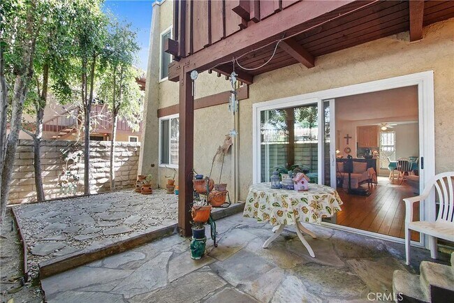 Foto del edificio - 1000 W MacArthur Blvd