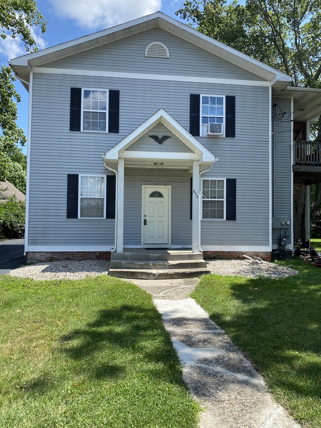 Building Photo - 112 N Hazelton St