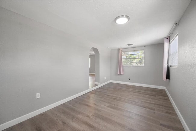 Foto del edificio - 605 S Disston Ave