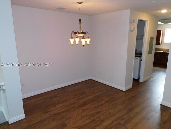 Foto del edificio - 1338 SW 3rd Ct