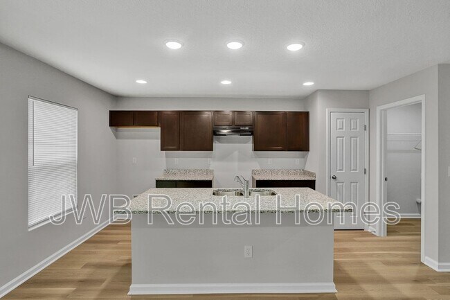 Foto del edificio - 1451 W 15th St