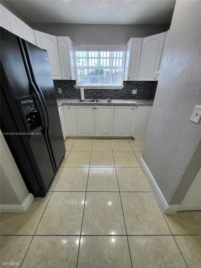 Foto del edificio - 3 br, 2 bath House - 2401 SW 87th Ter # 2401