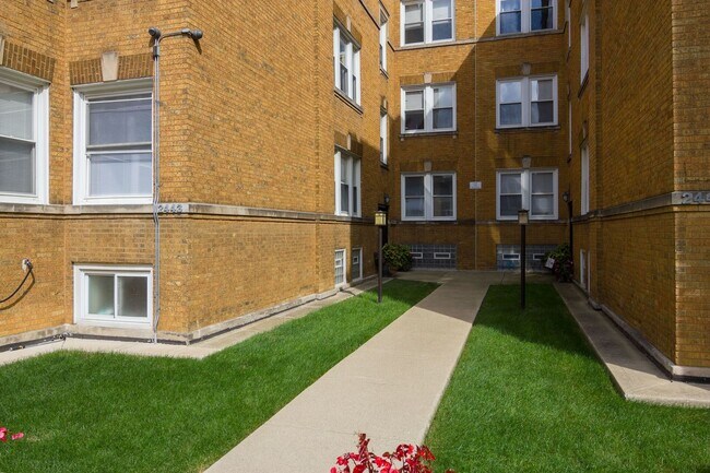 Building Photo - 2443 N Kildare Ave