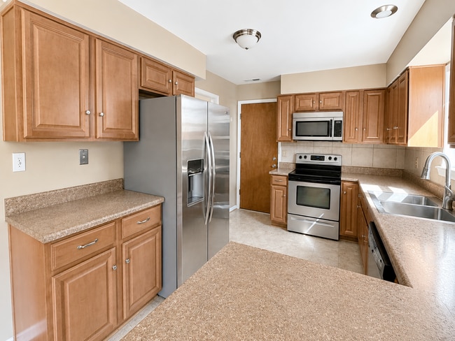 Building Photo - 5533 Society Ct