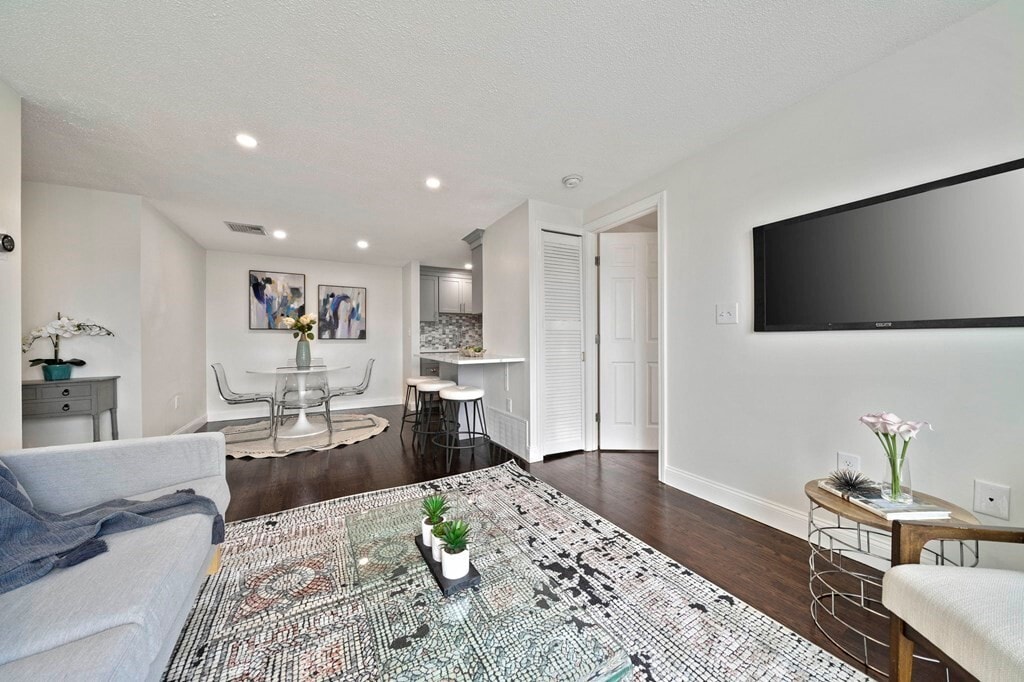 Foto principal - 336 Adams St