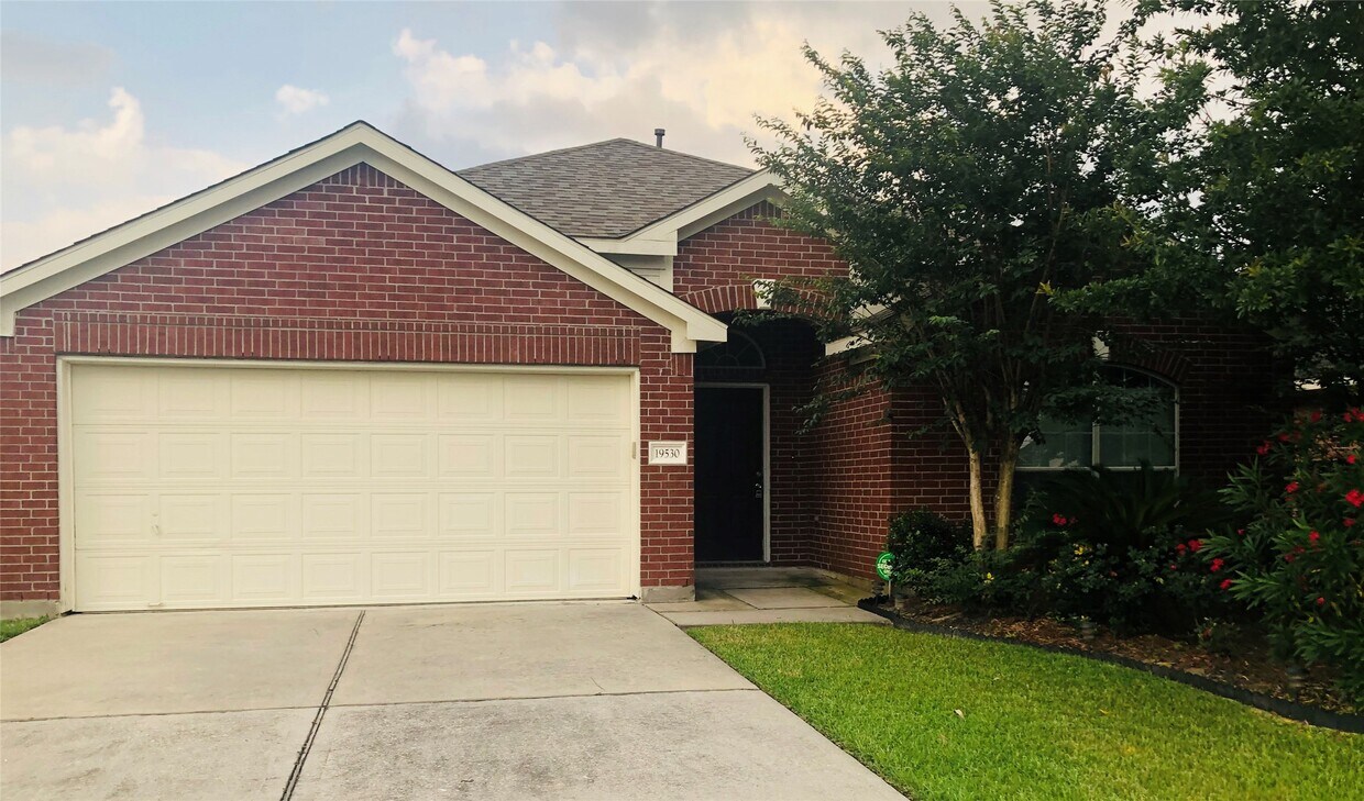 Foto principal - 19530 Village Of Bridgestone Ln