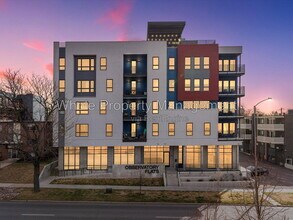 Building Photo - 2374 S University Blvd
