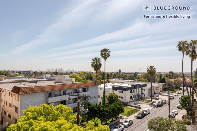 Building Photo - 1353 N Martel Ave