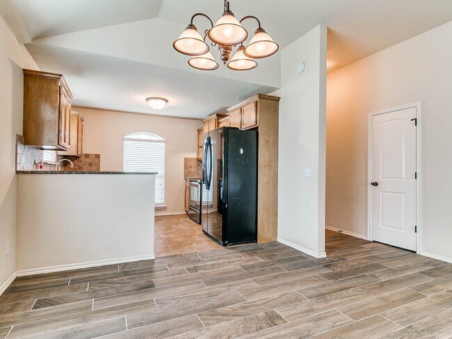 Foto del edificio - 3 Bed/2 Bath in Sonador of Montague Subdivision - Deer Creek Schools