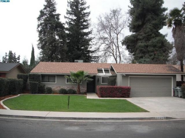 Visalia Car Rental Information