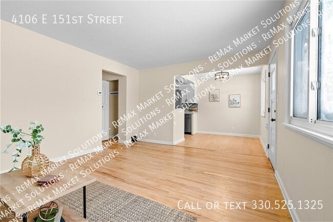 Building Photo - 4106 E 151st St