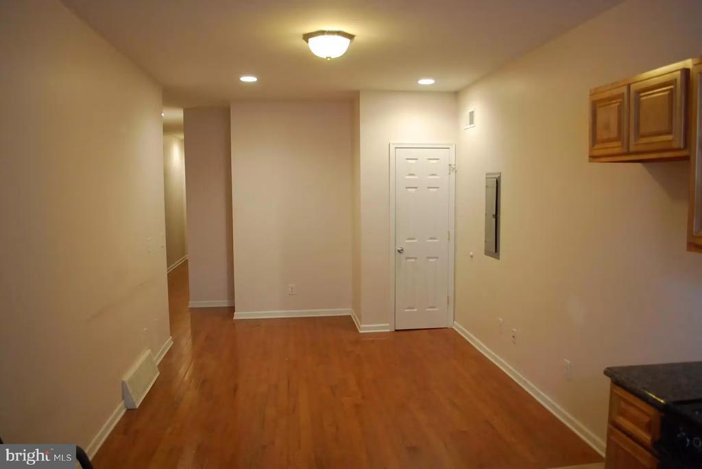 Primary Photo - 827 Reed St