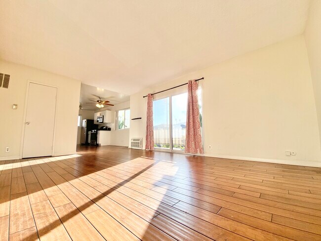 Foto del edificio - 1810 N Harvard Blvd