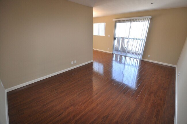 Building Photo - 5002 Tujunga Ave