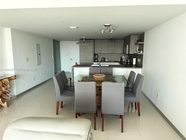 Foto del edificio - 400 Sunny Isles Blvd