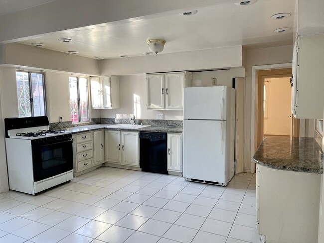 Foto del edificio - 1017 Meadowbrook Ave