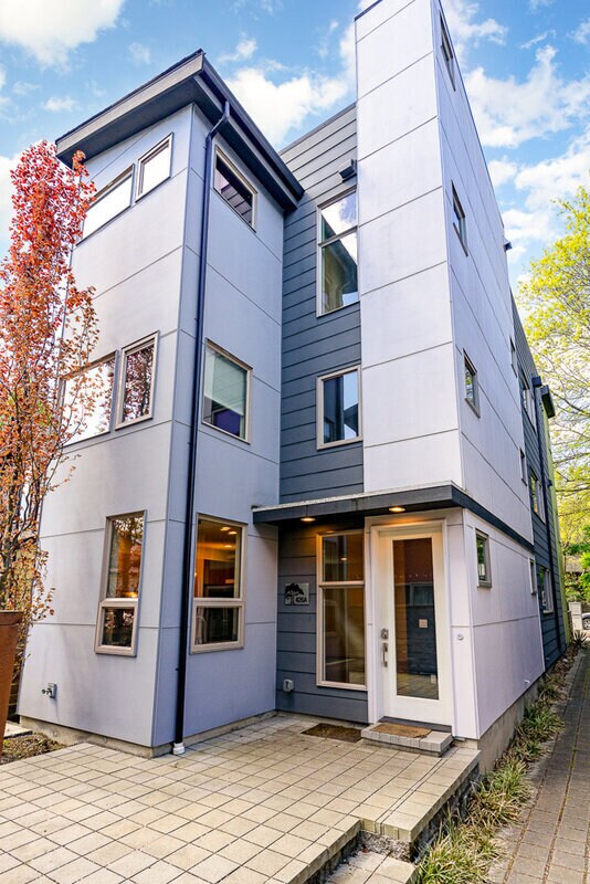 Building Photo - 426 26th Ave S