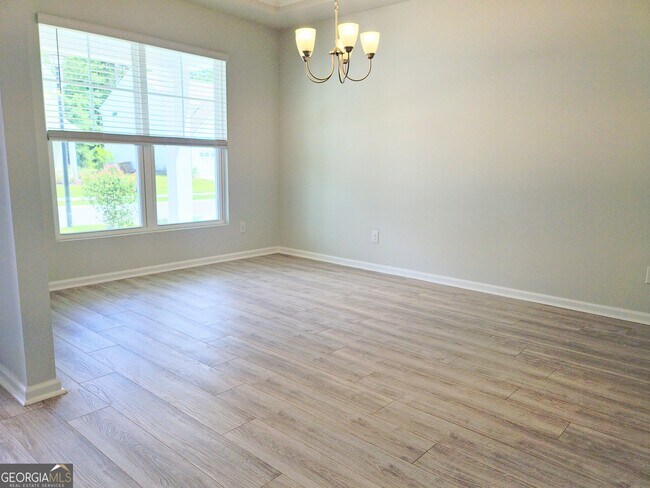 Foto del edificio - 579 Longleaf Dr