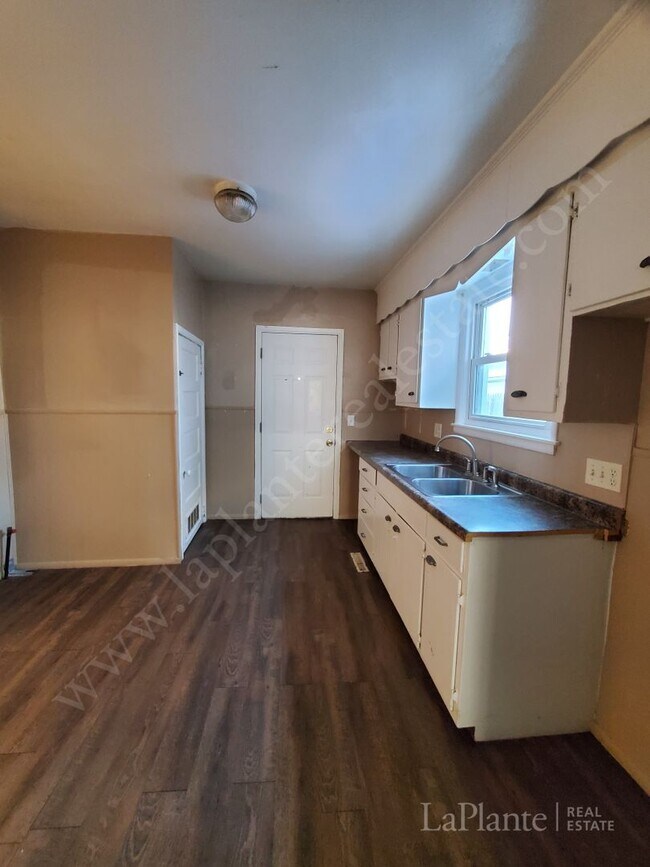 Foto del edificio - Three Bedroom East Toledo Home for Rent