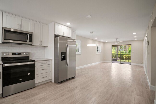Foto del edificio - Nicely Renovated 2 bedrooms 2 bathrooms Co...