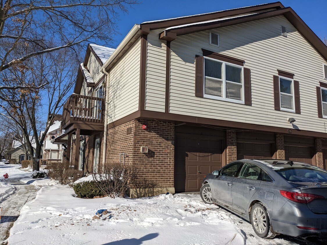 2716 Weeping Willow Dr Unit 2D, Lisle, IL 60532 Condo for Rent in